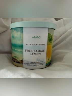 ✨New✨Bath & Body Works: 3 Wick Candle (14.5oz glass jar) Fresh Amalfi Lemon